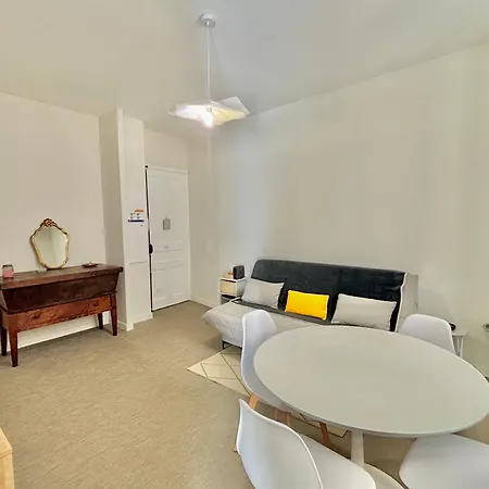 Cours Napoleon Apartament *